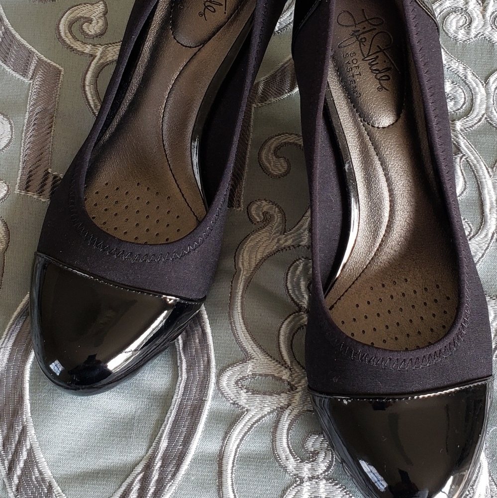 Lifestride heels.